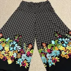 美品　レジーナロマンティコ　ガウチョパンツ　ペイズリー柄　M〜L相当 美品 レジーナロマンティコ ガウチョパンツ ペイズリー柄 M〜L