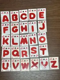 アルファベット　ワッペンセット　赤　AtoZ クワイエットブックに　こども向け