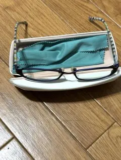 度無し　ネイビー ストライプデザイン メガネ　UV加工なし