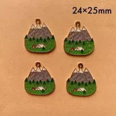 キャンプのチャーム　4個　24×25mm　ゴールド　現品　P13　山　テント