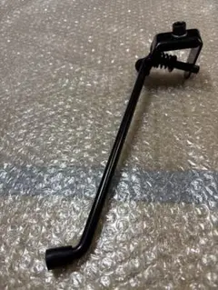 新品未使用　サイドスタンド 黒 金属製 スプリング付き