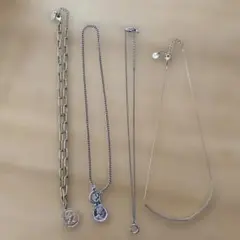 シルバーチェーンネックレス コインチャーム付き
