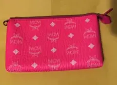 MCM エムシーエム ネオンピンクポーチ