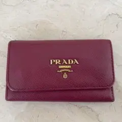 PRADA キーケース ピンク