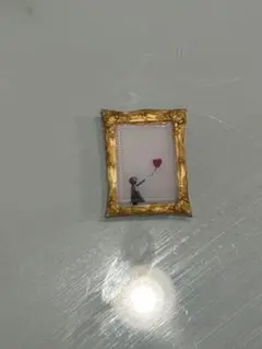 ミニ絵画（赤い風船に手を伸ばす少女）
