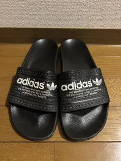 adidas サンダル