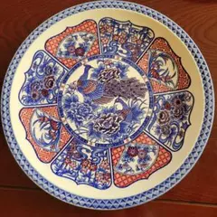 孔雀デザインの陶磁器大皿