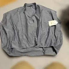 新品タグ付き　タンタンで先月購入Squady シャツ 冷感シャリ感あり