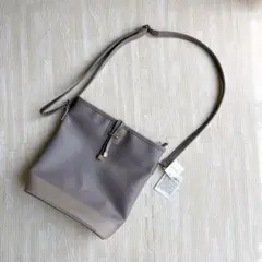 新品　hushushu ショルダーバッグ　グレー グレージュ　シンプル