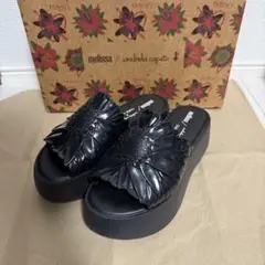 メリッサ　厚底　サンダル　花　黒
