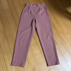 amie テーパードパンツ