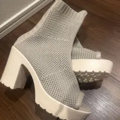 ベージュ　メッシュ オープントゥブーティ