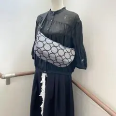 ⚮̈ミナペルホネン　からだにフィットするボディバッグ　tambourine