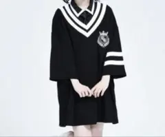TRAVAS TOKYO トラバストーキョー　エンブレムワッペンVネックTシャツ