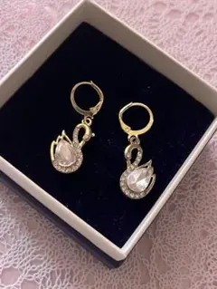 ゴールド白鳥デザインピアス