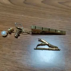 金色のクリップスタイルネクタイピン