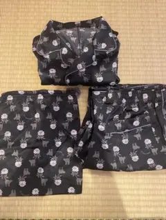 gu✖️undercover 猫とバラのプリント パジャマセット　ブラック