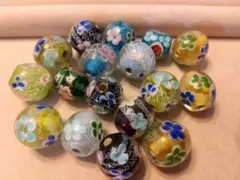 涼しげなとんぼ玉セット　17玉　花柄デザイン