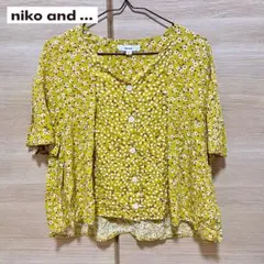 ニコアンド niko and… 半袖ブラウス 花柄 マスタード Мサイズ