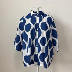 新品　ブルーとホワイトの大柄半袖シャツ