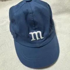 m &m's刺繍付きネイビーキャップ