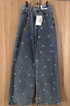 しまむら　デイジー柄デニムパンツ　Sサイズ