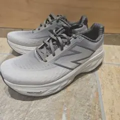【美品】New Balance Fresh Foam X1080 v14 グレー