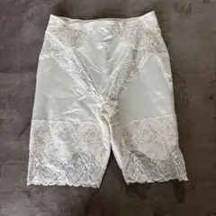 シャルレ ミラショーン　サンプル品　ガードル　76 クリーム