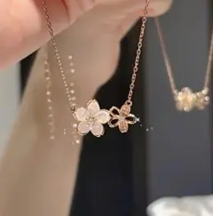 新品未使用ダブルフラワーモチーフゴールドチェーンネックレス桜 可愛い プレゼント