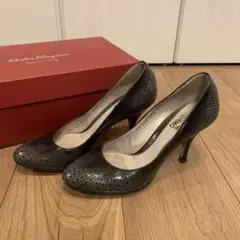 Salvatore Ferragamo 黒 レザー パンプス ヒール　36.5