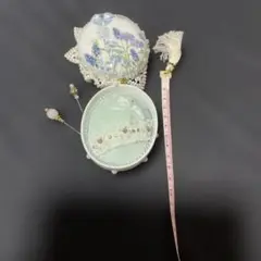 ホワイトボーン　 手書き花柄でレース付き針山とまち針セット