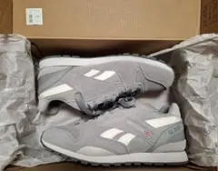 Reebok グレー スニーカー