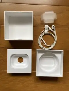 AirpodsProの空き箱＆iPhone付属イヤホン＆ステッカー3枚