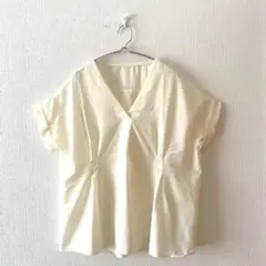 ☆【イング】ブラウス Vネック フレンチスリーブ バックタック 無地 M