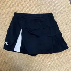 テニススカート 黒/ホワイト プリーツ付き