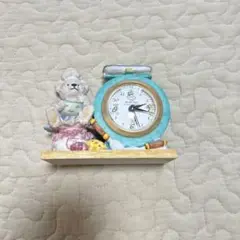 クマのフィギュア付き置き時計