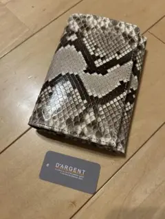 【新品】DARGENT パイソン柄財布