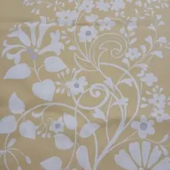 カーテン生地ハギレ　大きな花柄　イエロー　川島セルコン　①