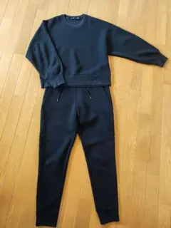ユニクロ　+Ｊドライスウェット　シャツ＆パンツ　黒M