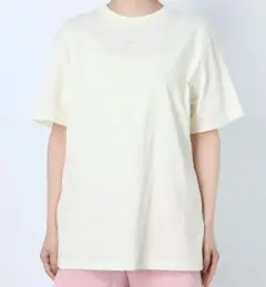 数回着用のみ美品【NIKE】レディース 半袖Tシャツ Mサイズ