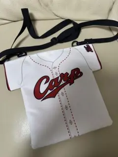 カープ　サコッシュ