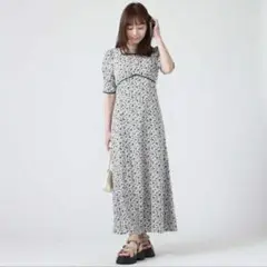 アルシーヴ　花柄　バックレースアップ　ワンピース