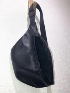 【美品】限定品　NL ニール ボディーバッグ ブラックジップ　ショルダー　モード