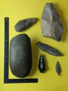 石器セット 【出土品】石斧、石槍、石匙、石鏃、計７点＆ラピスラズリのK.H！ Yahoo!オークション -「石匙」の落札相場・落札価格