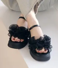 VIVIAN シアークロスフリル厚底ストラップサンダル 23.5㎝