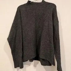 ユニクロ　スフレヤーンモックネックセーター
