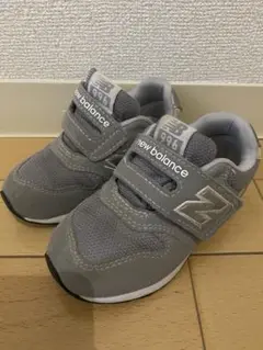 ニューバランススニーカー