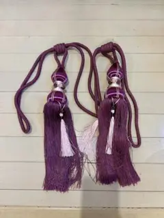 紫色のタッセル