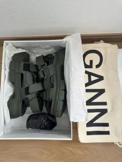 GANNI 厚底サンダル　サテン　37 GANNI 厚底サンダル サテン 37 - 靴 - 靴