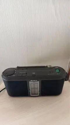スピーカーの間隔が狭くてもステレオ効果は充分です　ソニー　SRF-A300 スピーカーの間隔が狭くてもステレオ効果は充分です ソニー SRF